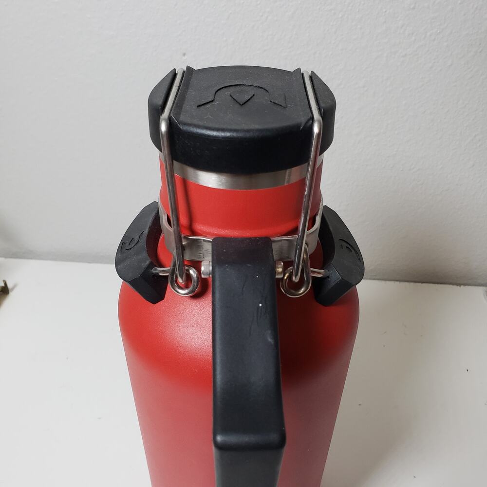 Drinktanks 64oz‎ Vacuum Insulated Travel Cup Mug Growler Crimson Red Camping New - Picture 2 of 11